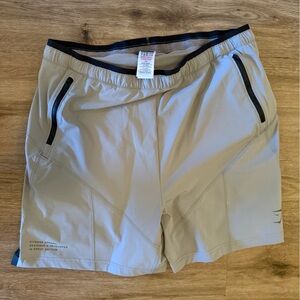 Gym shark tactical short 6in size L, NWOT